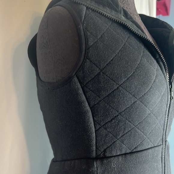 The North Face Reversible Caroluna Vest - Picture 6 of 13